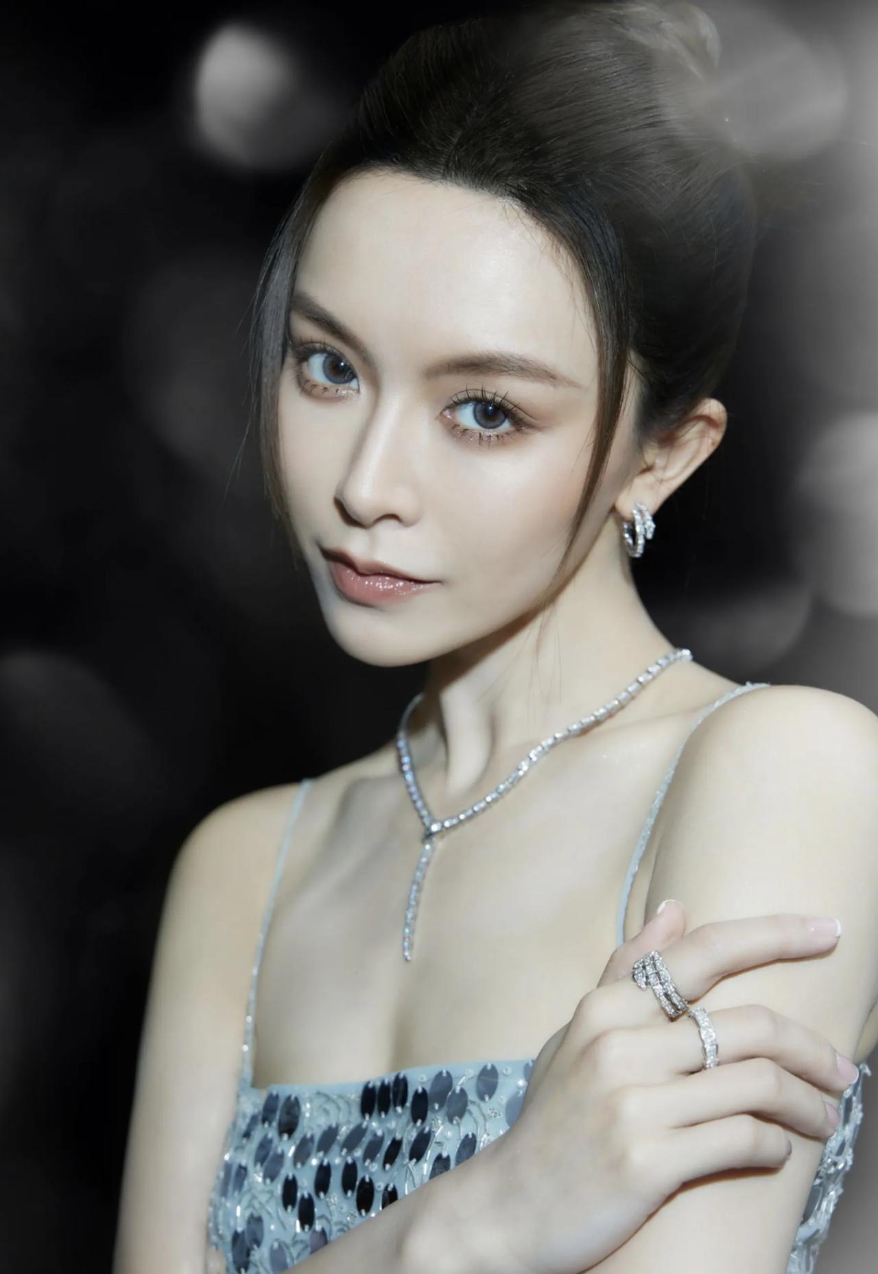文咏珊美图分享2关咏荷 文咏珊广告代言 梁咏珊 梁咏晴 梁珈咏 文咏珊头像 文淇