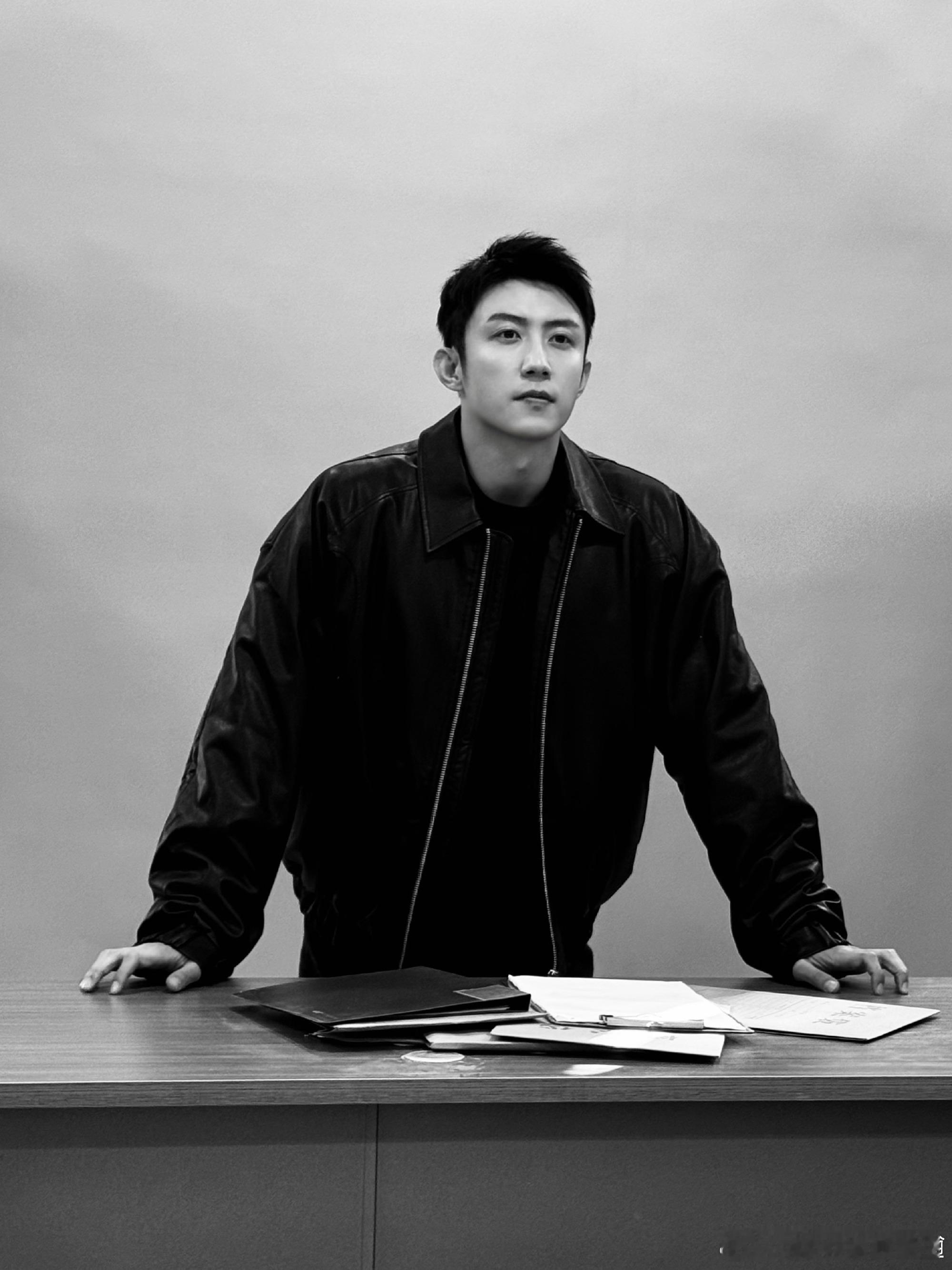 黄景瑜也在看蜜语纪内娱氛围感社交被黄景瑜拿捏，不刻意捆绑、不强行营业，真心为好友