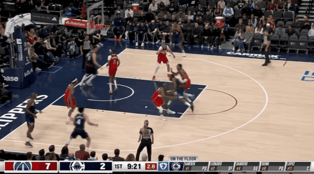 哈登惨遭萨尔钉板大帽，还是下滑了不少




哈登突破上篮，被萨尔钉板大帽，最近