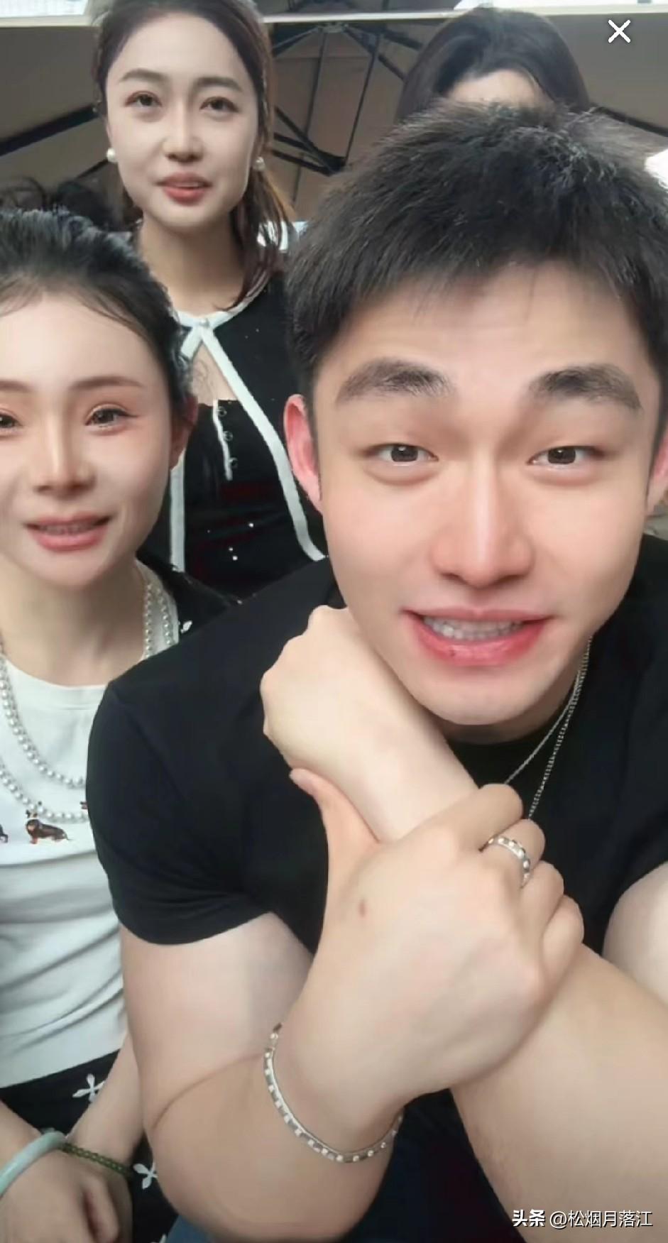 任任:罗兰多说的都是假的！

于文红的小男友任任直播时说，
我不否认之前他们一家