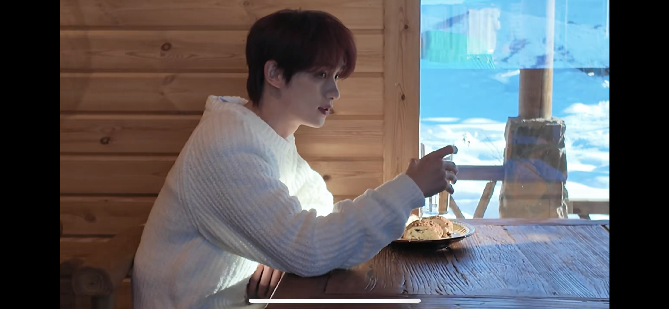 丁程鑫睫毛结霜丁程鑫冬天vlog丁程鑫分享冬天 的vlog，在雪地里拍摄到睫毛结