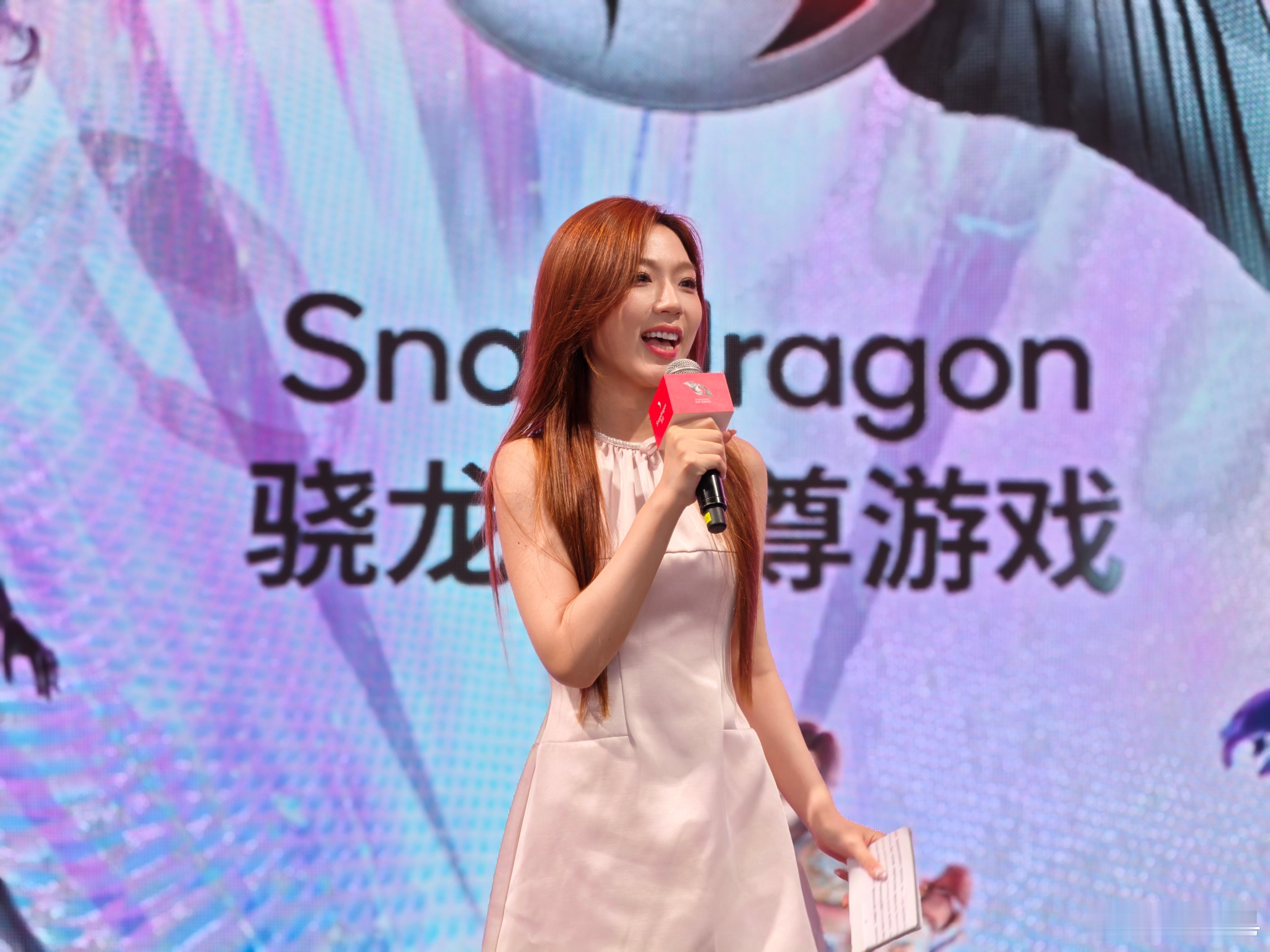 chinajoy 骁龙主题馆正式开馆，侯总和AK共同登台~这次共有75家骁龙终端