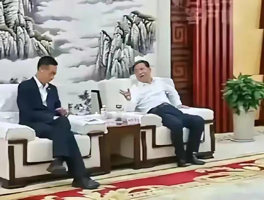 你知道为什么不如领导吗？
20多年前，有一个和我在一起的秘书，他曾说过，我是正牌