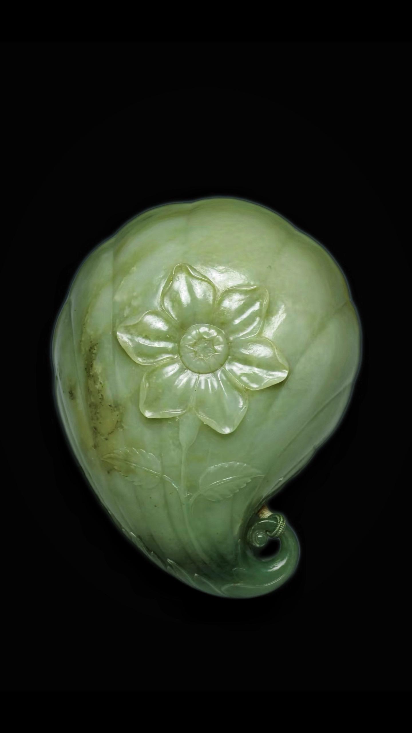 清·新疆回部玉瓜瓣杯。葡萄美酒夜光杯，欲饮琵琶马上催——唐· 王翰《凉...