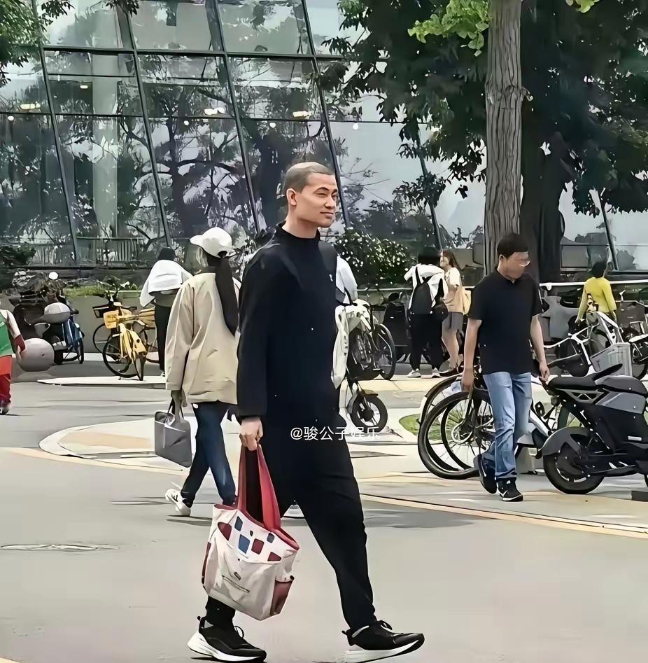 35岁的韦神，好像越来越正常了