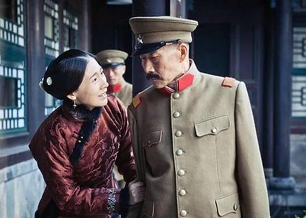 1925年12月，眼见郭松龄就要打到沈阳，张作霖叫来手下王瑞华说：“妈了个巴子，