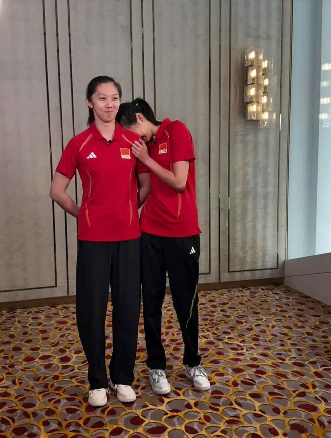 国际排坛动态中国女排两小只王奥芊和陈厚羽 2026世界女排联赛