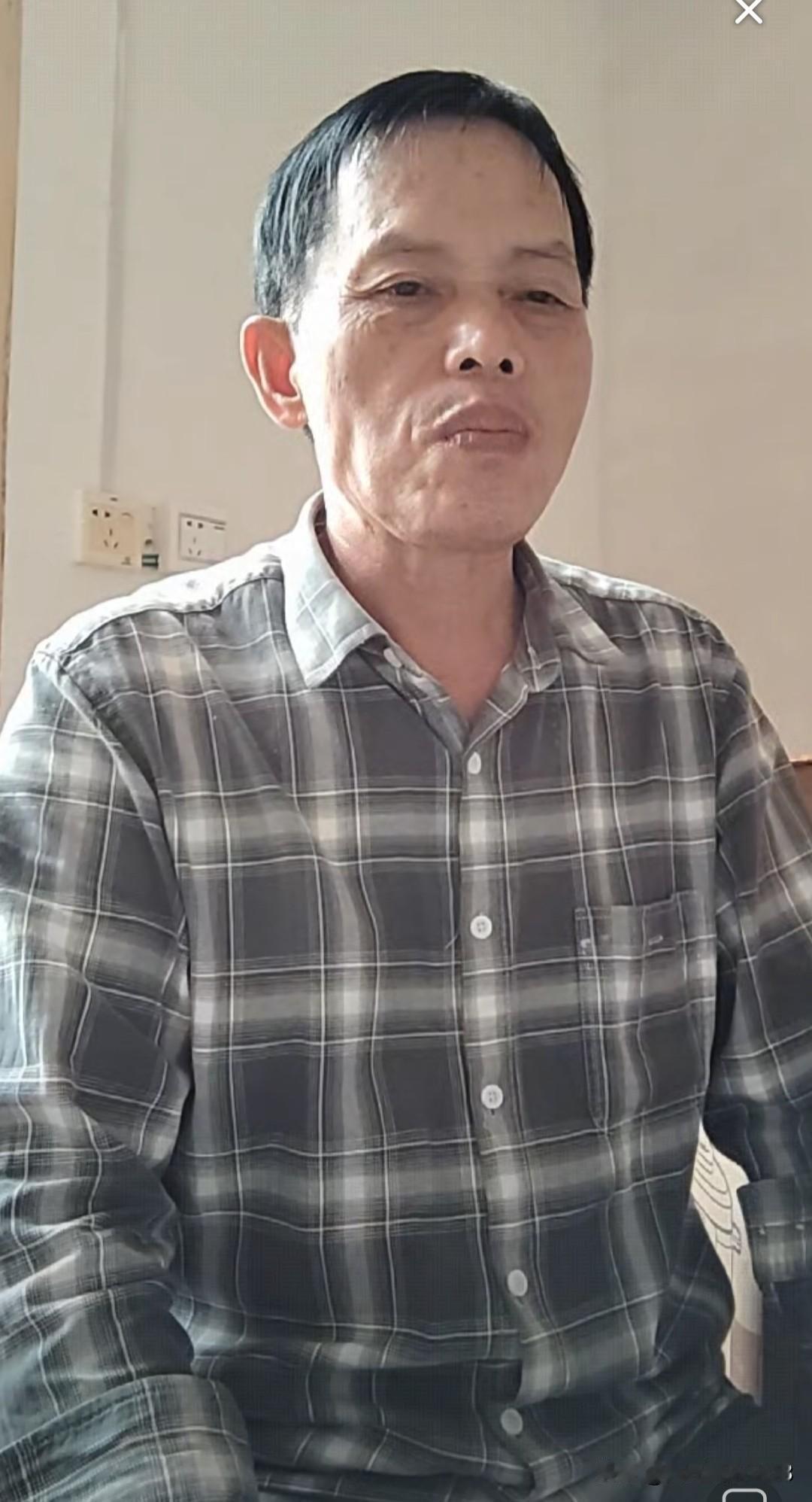 真的太欣慰了，梁志辉主动和爸爸妈妈打电话，并且通视频。一打开视频就叫了爸爸妈妈。