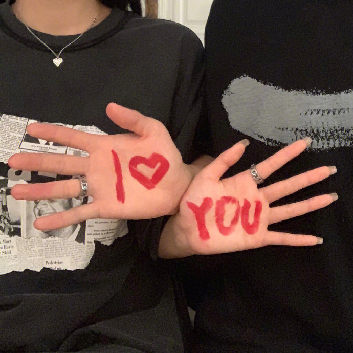 天蝎：做出决定后不后悔，不回头。就算心里真的后悔，也会强迫自己绝不后悔[doge