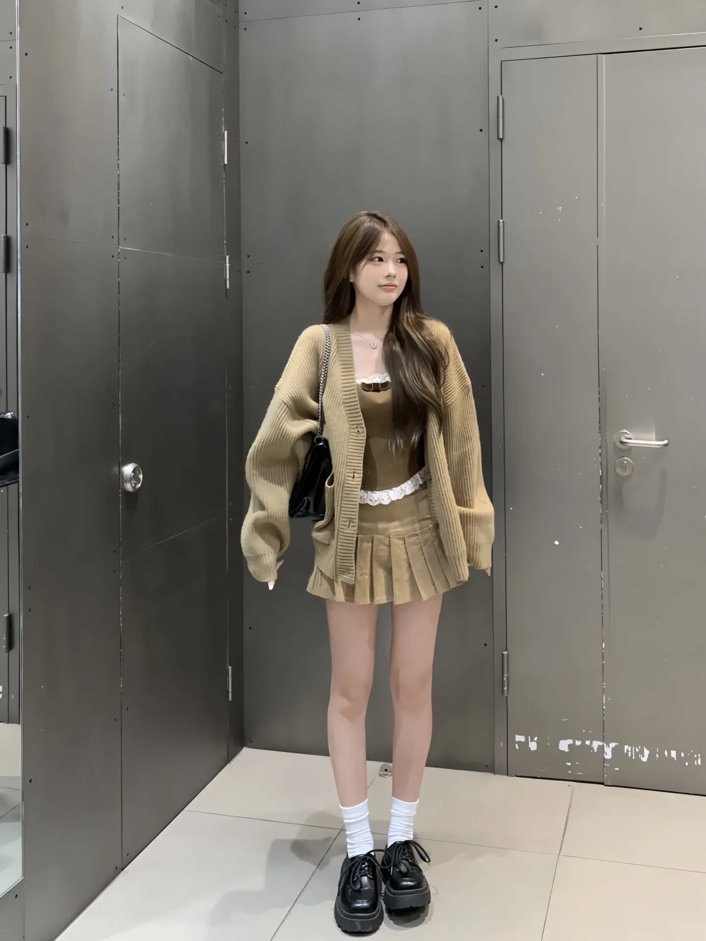 人总是喜欢反季节的东西  就像幸福后知后觉