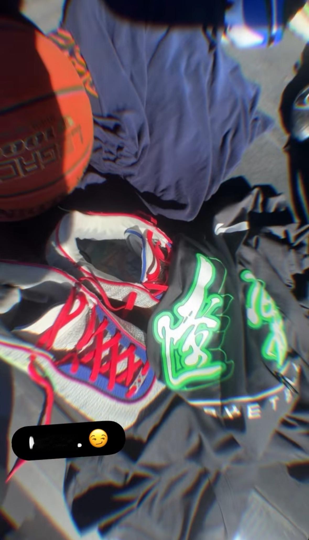 奥利弗晒训练结束后装备辽宁队训练服十分亮眼👀辽宁男篮 ​​​