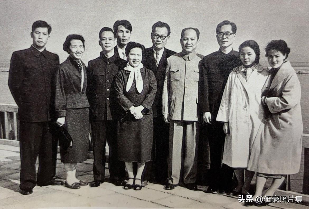 1961年9月8日至10月18日，应金日成首相邀请，上海越剧院二团以“中国上海越