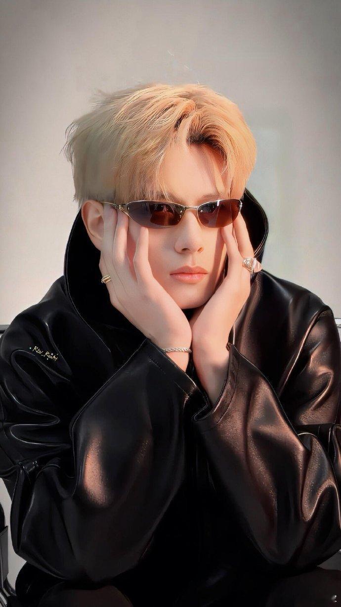 胡先煦饰陈俊南热血少年感拉满，胡先煦自带痞帅气质，陈俊南这个角色被他拿捏住了！十