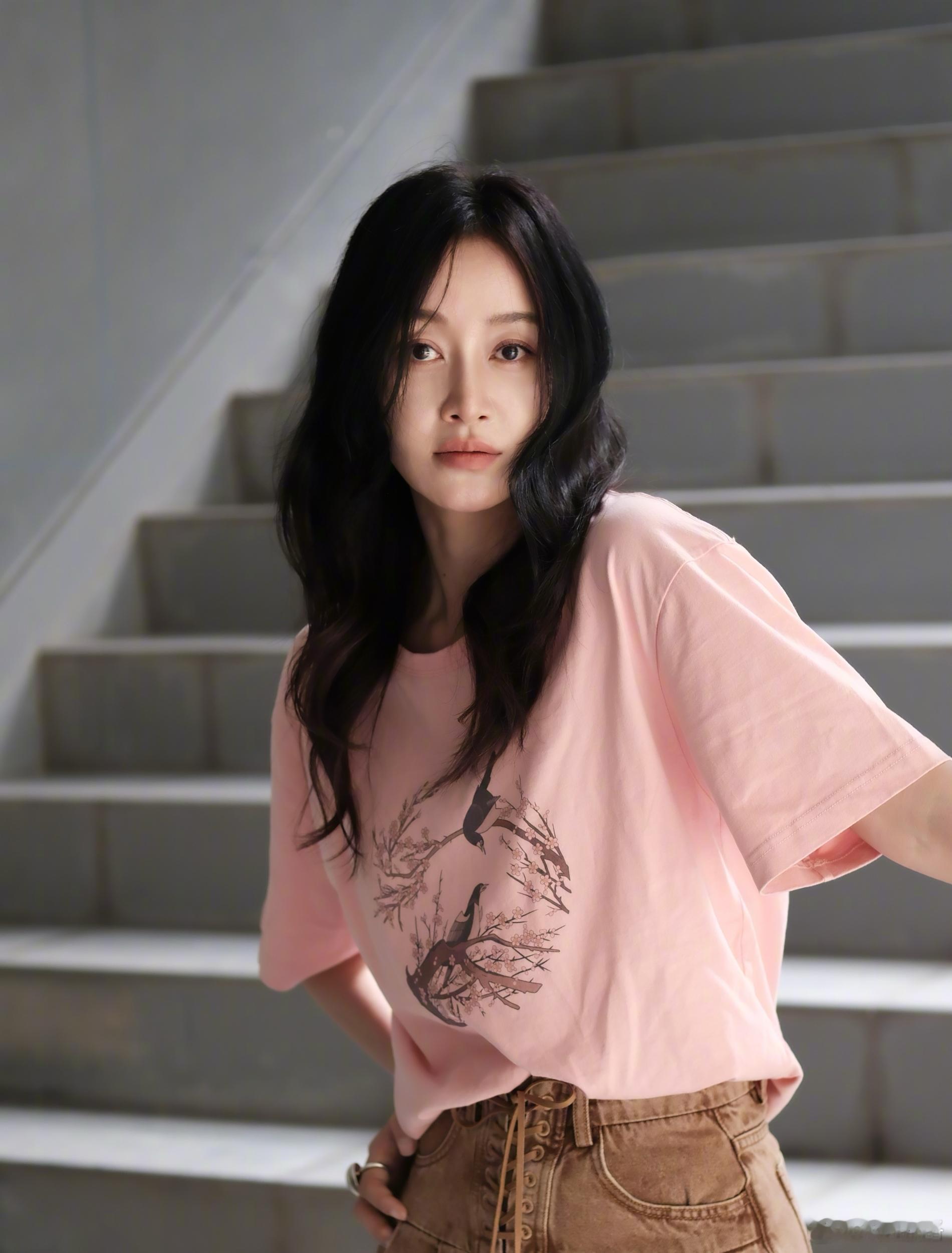 原来浪姐第一个被淘汰的赵子琪，就是《人民的名义》里的钟小艾啊！🥹一晃十几年过去