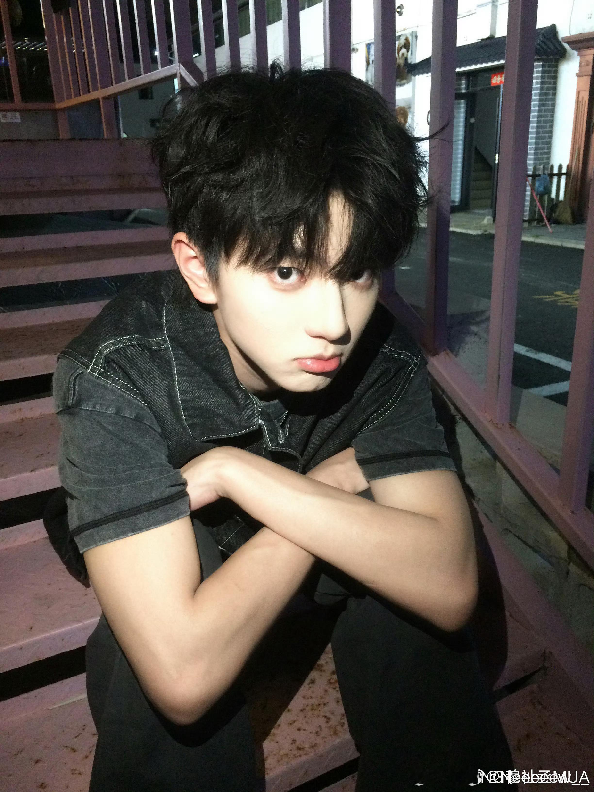 穆祉丞   全能艺人穆祉丞 🍊朝朝穆穆 希望你往后的日子里，漂亮的眼睛要流幸福