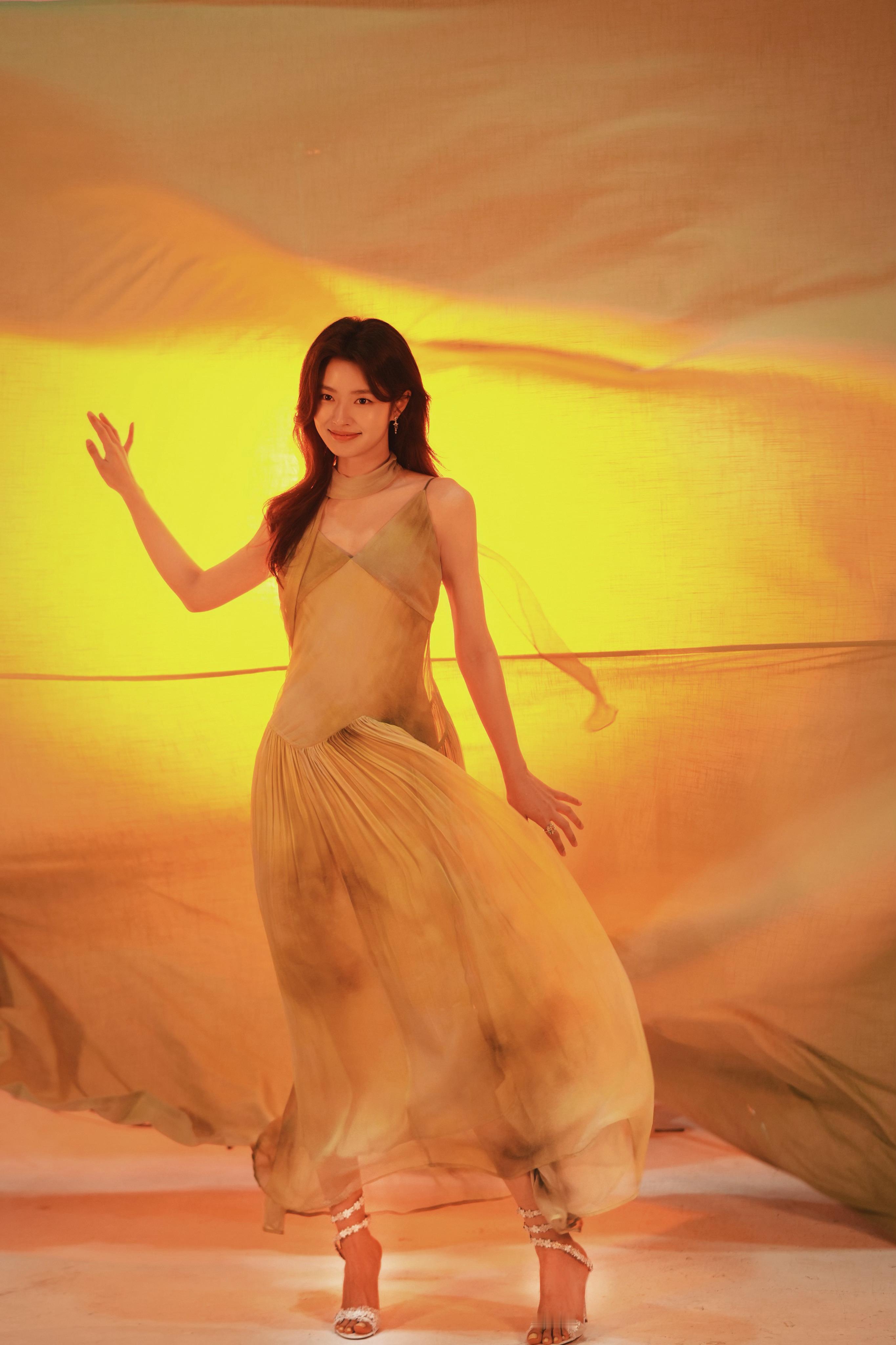 徐若晗明川有知夏官宣开机 