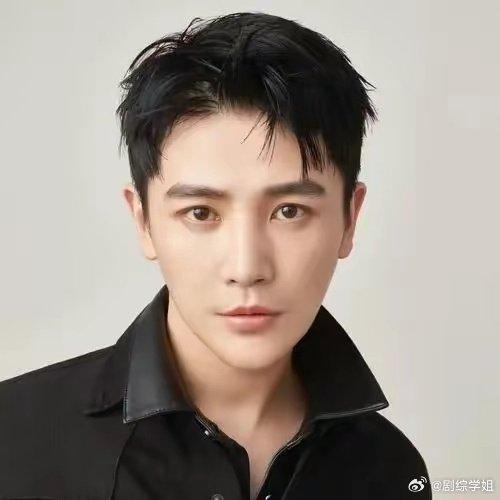 孙坚又上热搜了，这回既不是新戏也不是综艺，居然是为了一碗酸汤饺子。
 
他在视频