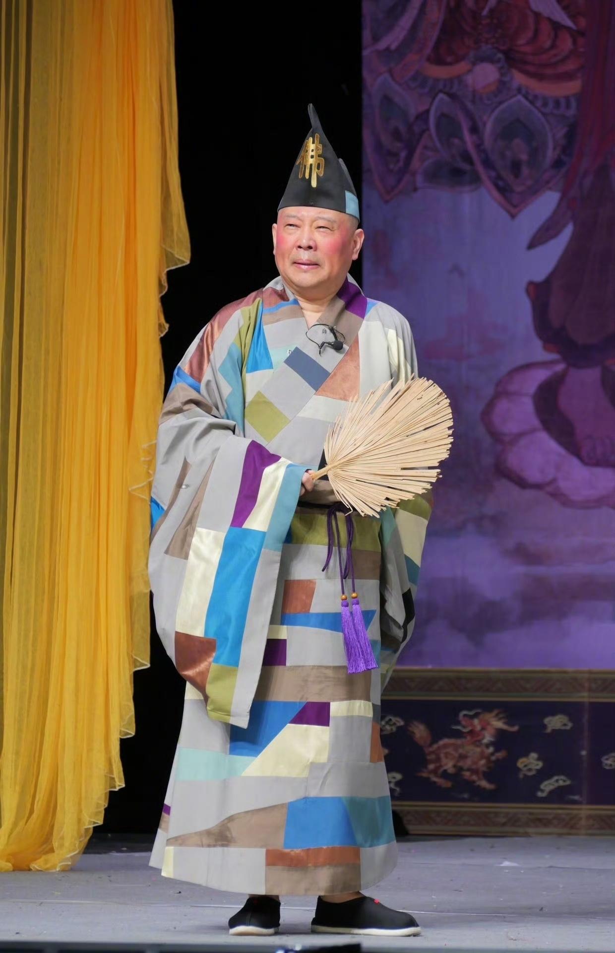 郭德纲摊上大事了，擅自改编《弹起我心爱的土琵琶》，遭到武汉文旅立案调查。因为他的
