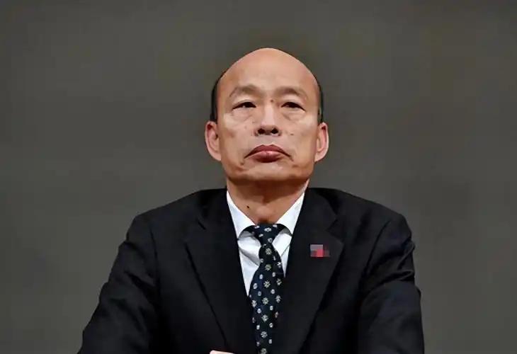 韩国瑜有着怎样的家庭背景呢？
韩国瑜的父亲韩济华曾是抗日远征军，于缅甸瓦鲁班战役