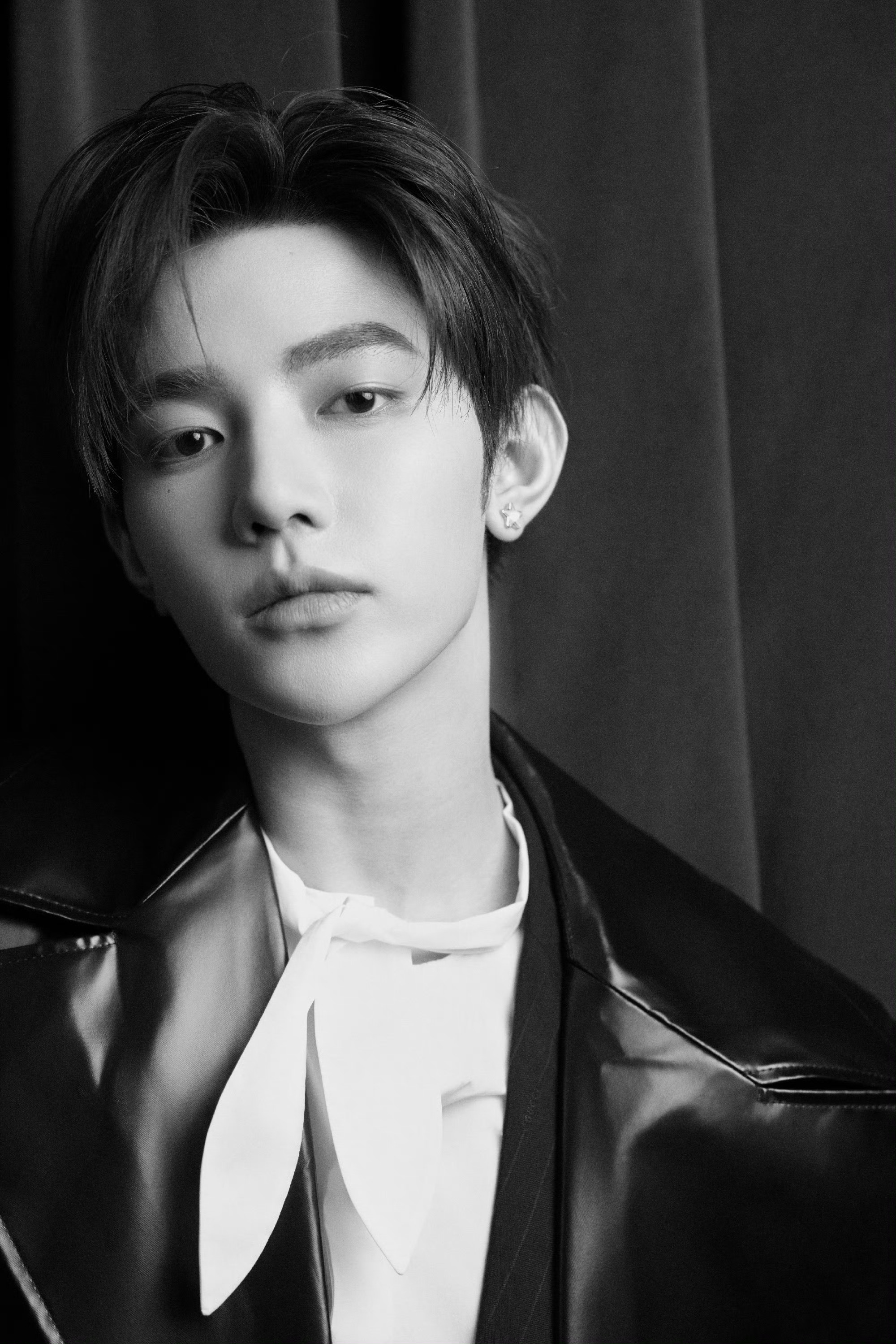 章昊时尚大刊开季预告 时尚大刊三月开季封面预告，章昊唯一一个00后男艺人！ 