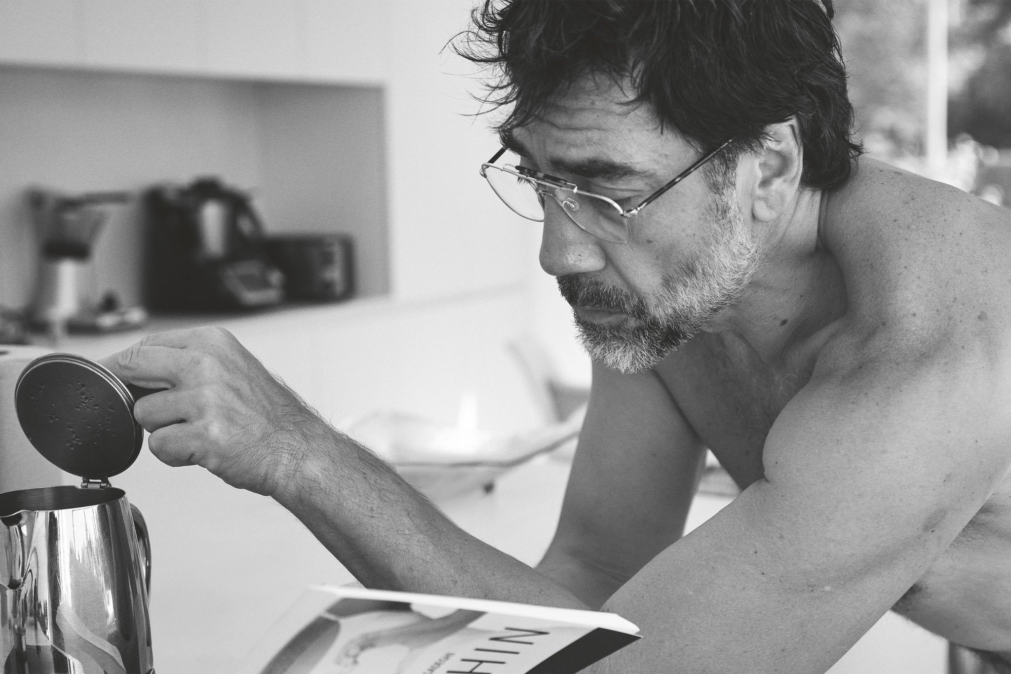 佩内洛普·克鲁兹拍摄的哈维尔·巴登，2024年𝐉𝐚𝐯𝐢𝐞𝐫 𝐁𝐚