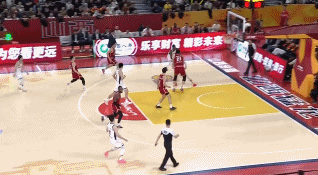 终于吹了一个犯规，太不容易了。山西男篮vs广东男篮金秋观赛季广东宏远