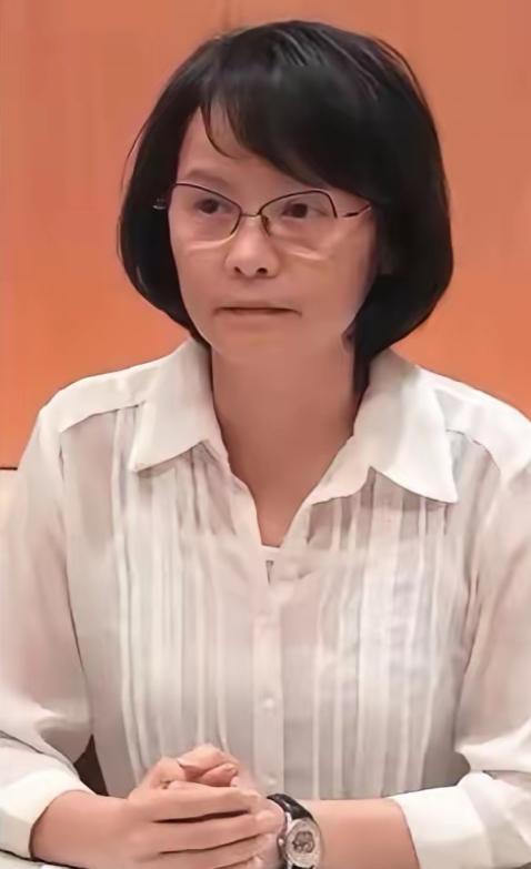 台湾女老师一句话，让 14 亿人破防！她说："大陆要统一，不是要征服，只是想把被
