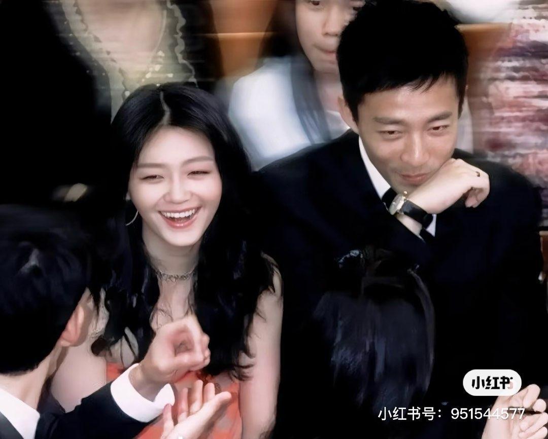 我理解不了她，我觉得离婚后谈恋爱可以随便谈，再进入婚姻还是要谨慎吧！孩子当时都没