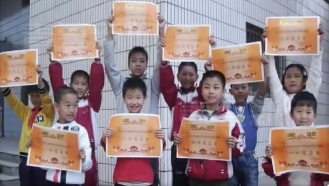 孙颖莎毕业恭喜🎓孙颖莎上海交大圆满毕业，赛场与学识皆顶峰， 交大落幕，新程启航