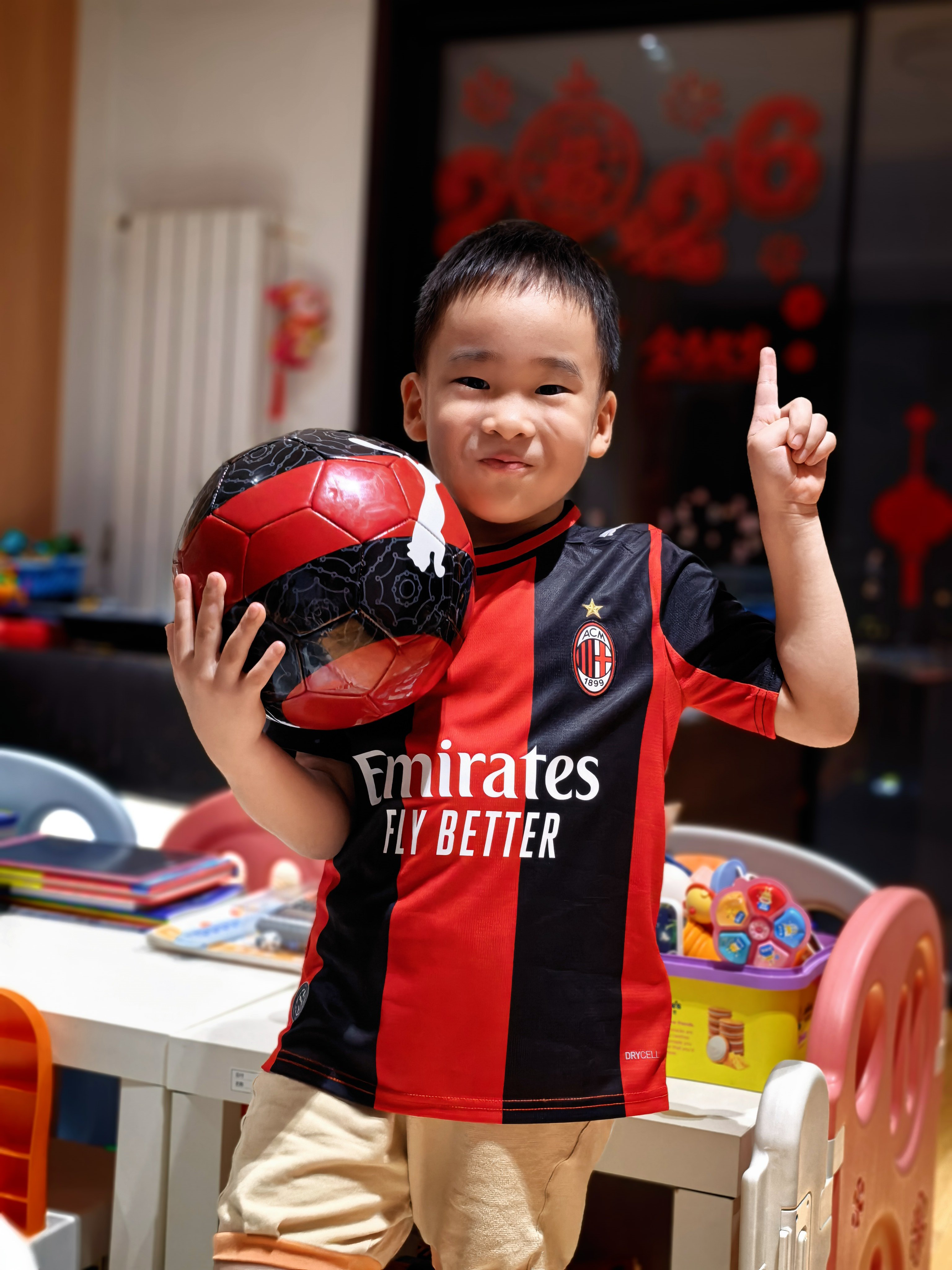 🔴⚫新赛季球衣给装上了，再来一件San Siro主题训练服。sempremil