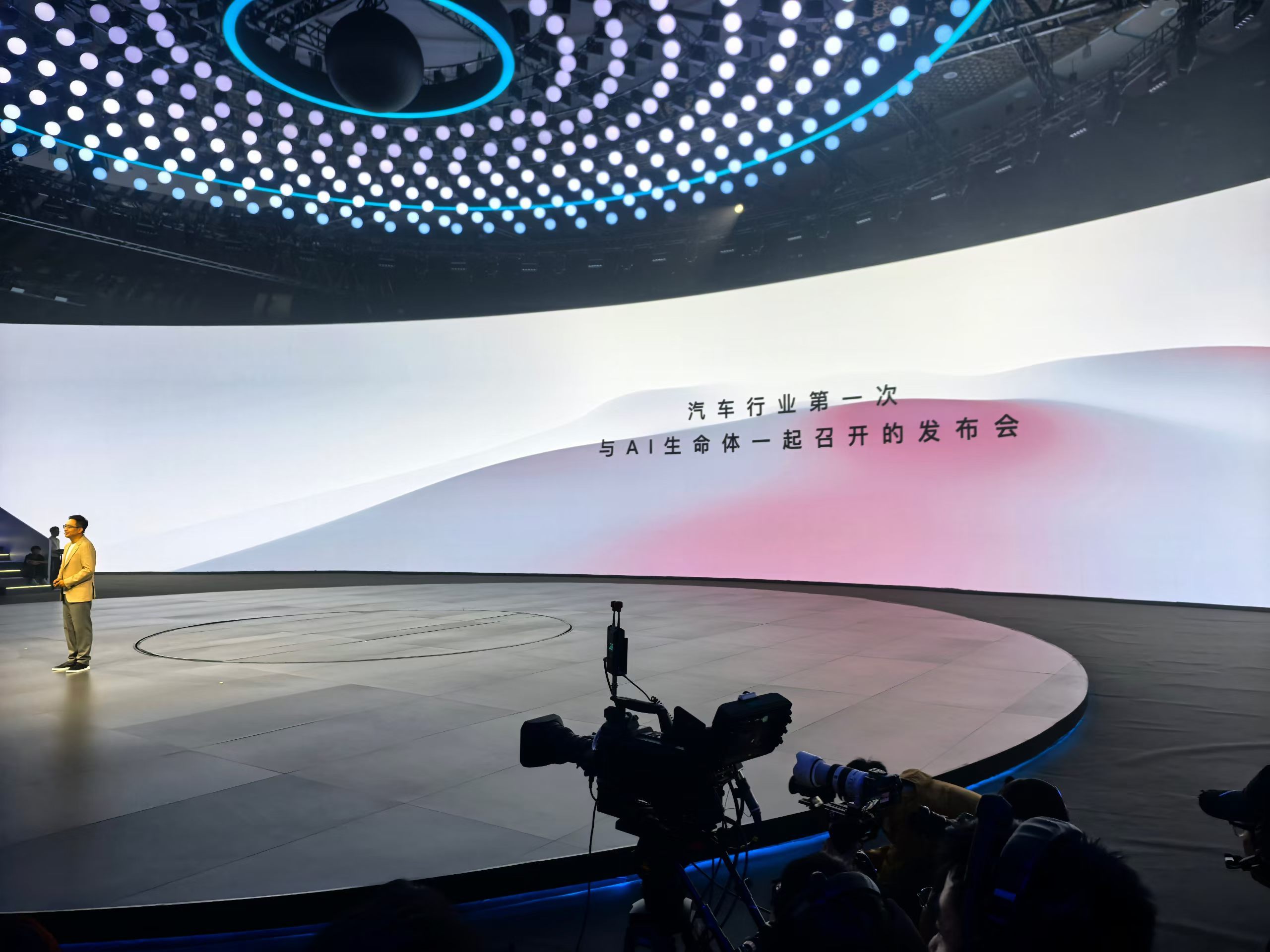 AIVA（爱娃），这个名字挺好记！赛豆汽车，我看好！！因为，智舱竞争，将是下一个