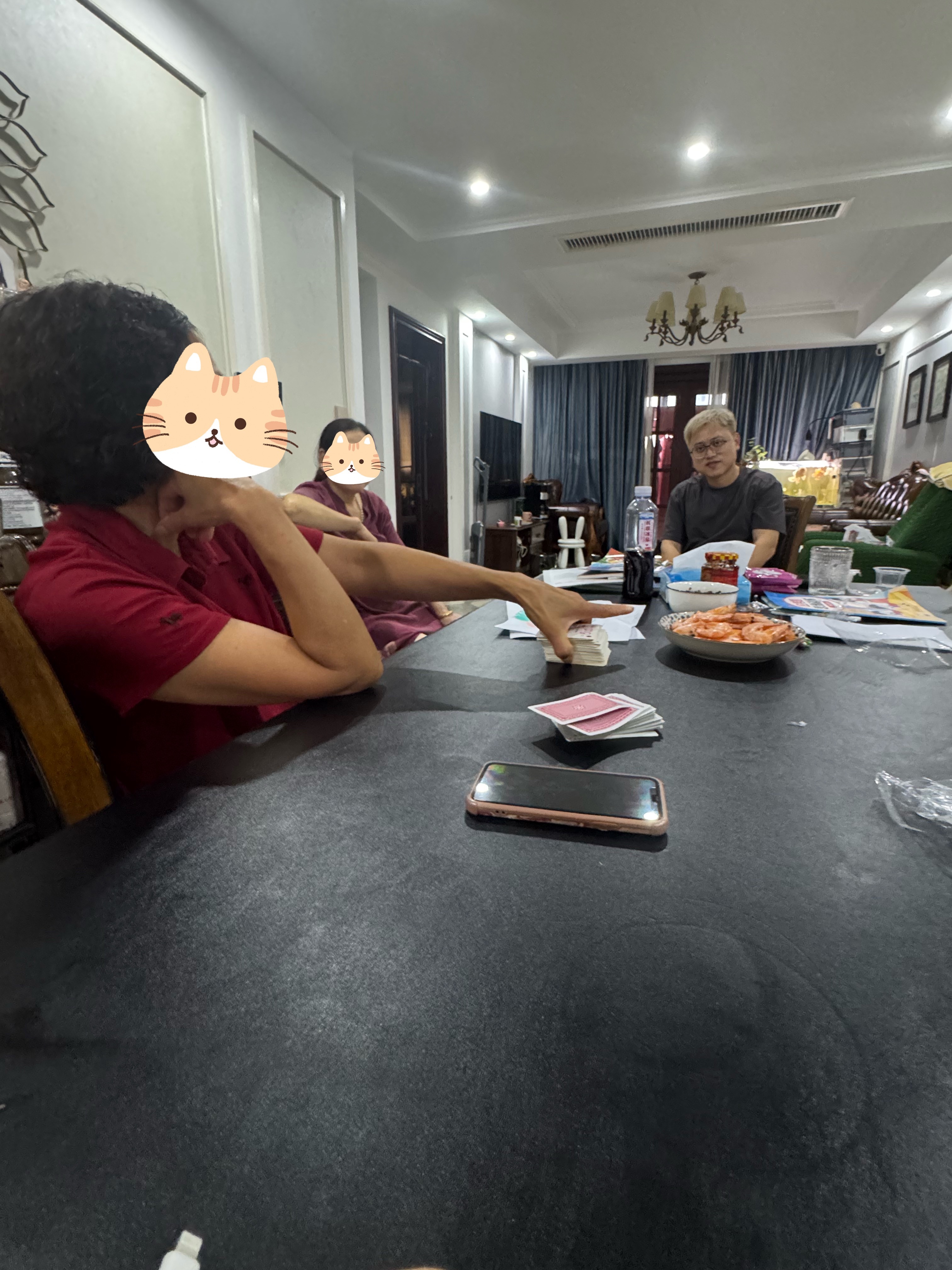 和了了的外婆奶奶聊天，说到老孙，转头对我说：你们家老头…… 