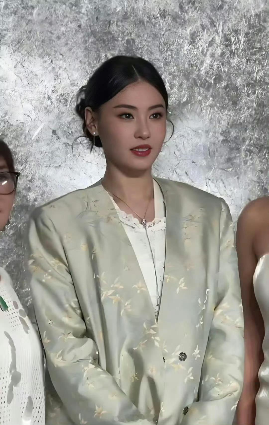 没认出张柏芝别骂我，我还以为是汪小菲的老婆马筱梅呢😅 ​​​