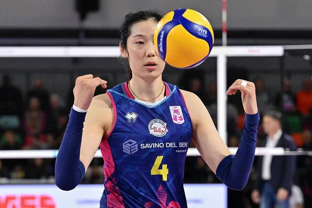8月30日晚天津亚锦赛决赛，中国女排2比3输给泰国，直通洛杉矶奥运的门票飞了。