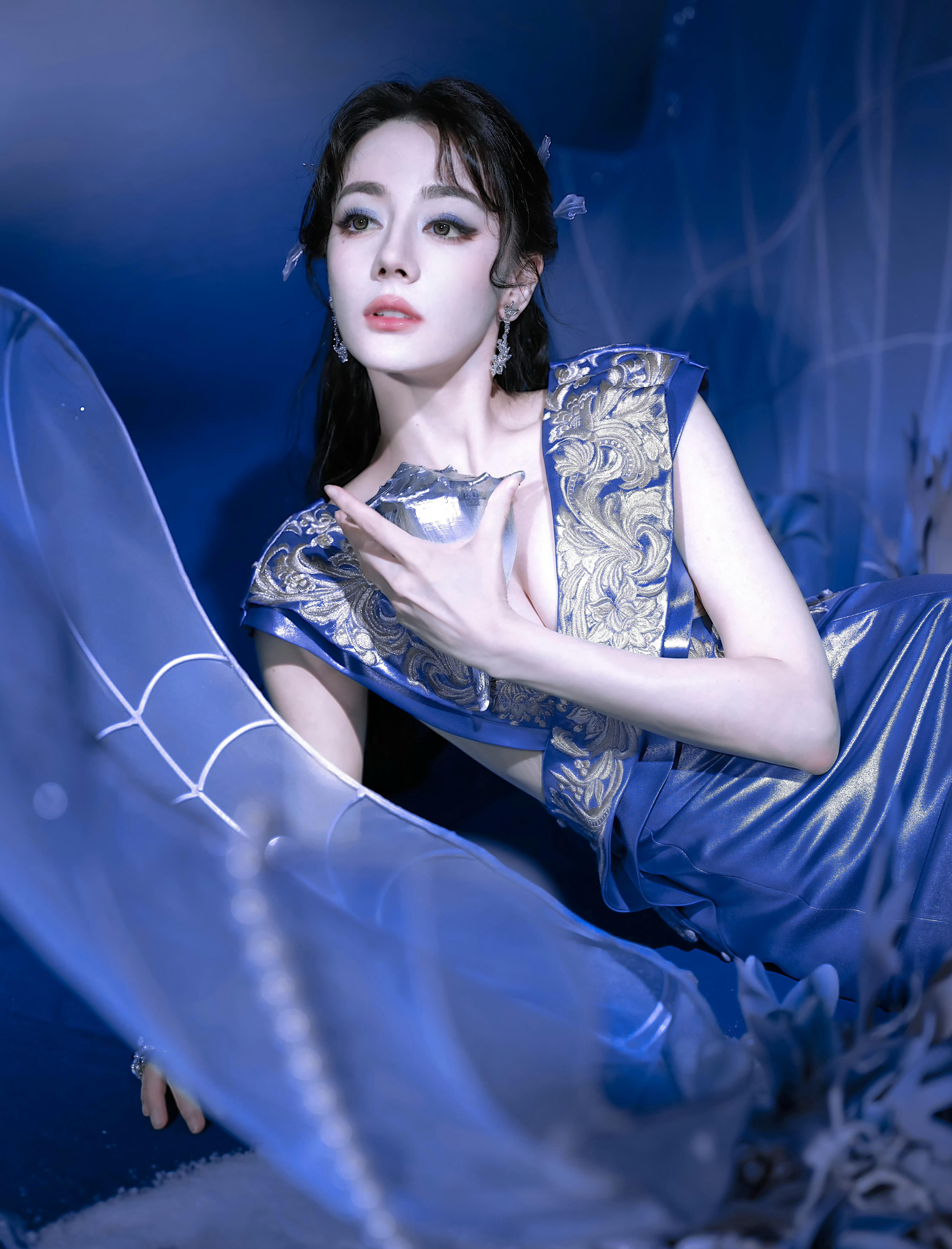 这火爆天气 从看见迪迪巴巴开始瞬间犹奶油般化开  沁人心脾🌊迪丽热巴 🤍深海