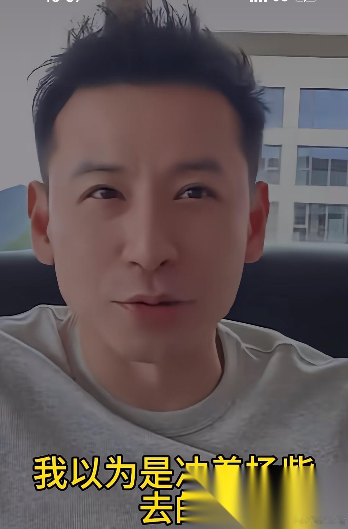 曾投资过张翅的制片人说，拍《玉兰花开君再来》的时候，现场全是人。 他本来以为是冲