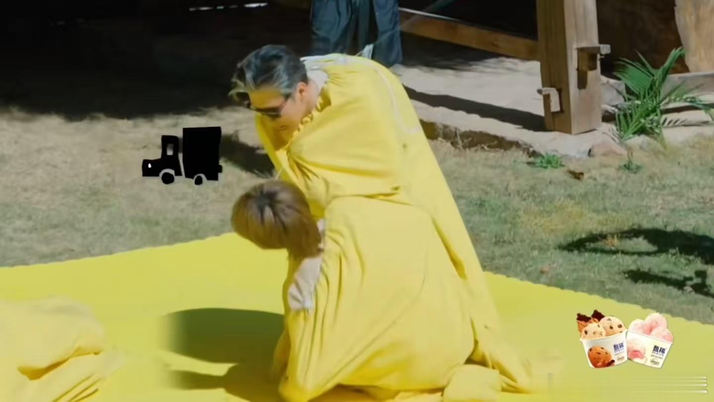 鹿晗咬陈赫屁股鹿晗咬陈赫哈哈哈哈哈 鹿晗玩游戏是真的放得开，为了赢居然咬陈赫屁股