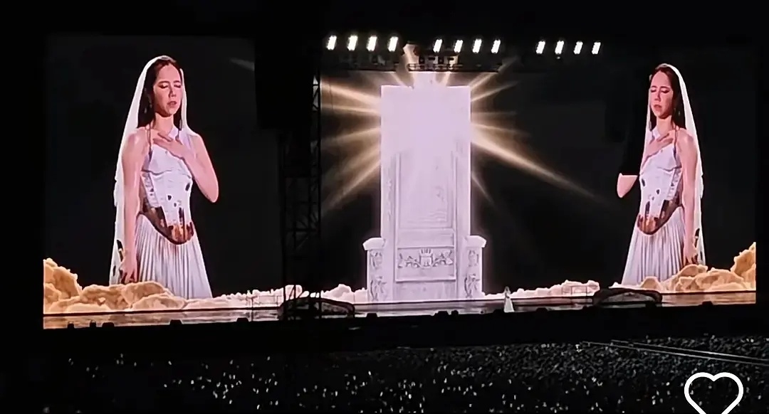 邓紫棋原来不止在演唱会传/教。。公开择偶标准居然也有信教吗。。。 