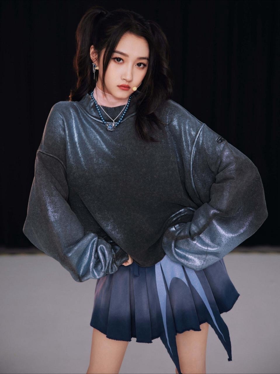 关晓彤[心][心]这双马尾想体验一下 ​​​