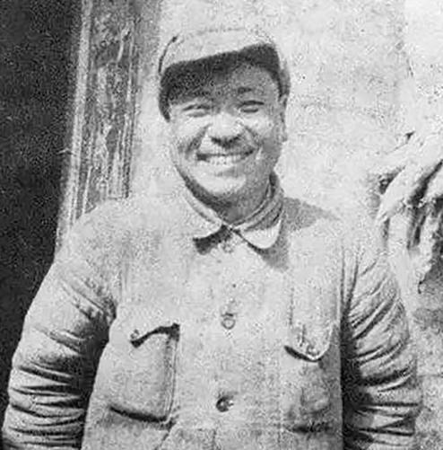 1939年，“5重间谍”袁殊被76号逮捕，李士群亲自审问他，可袁殊却是一点不慌，
