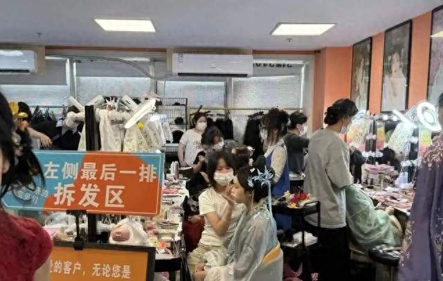 国安披露境外组织以“旅游”“科考”为名窃取基因资源；中国队创境外参加亚运会最佳战绩；女子连免费Wi-