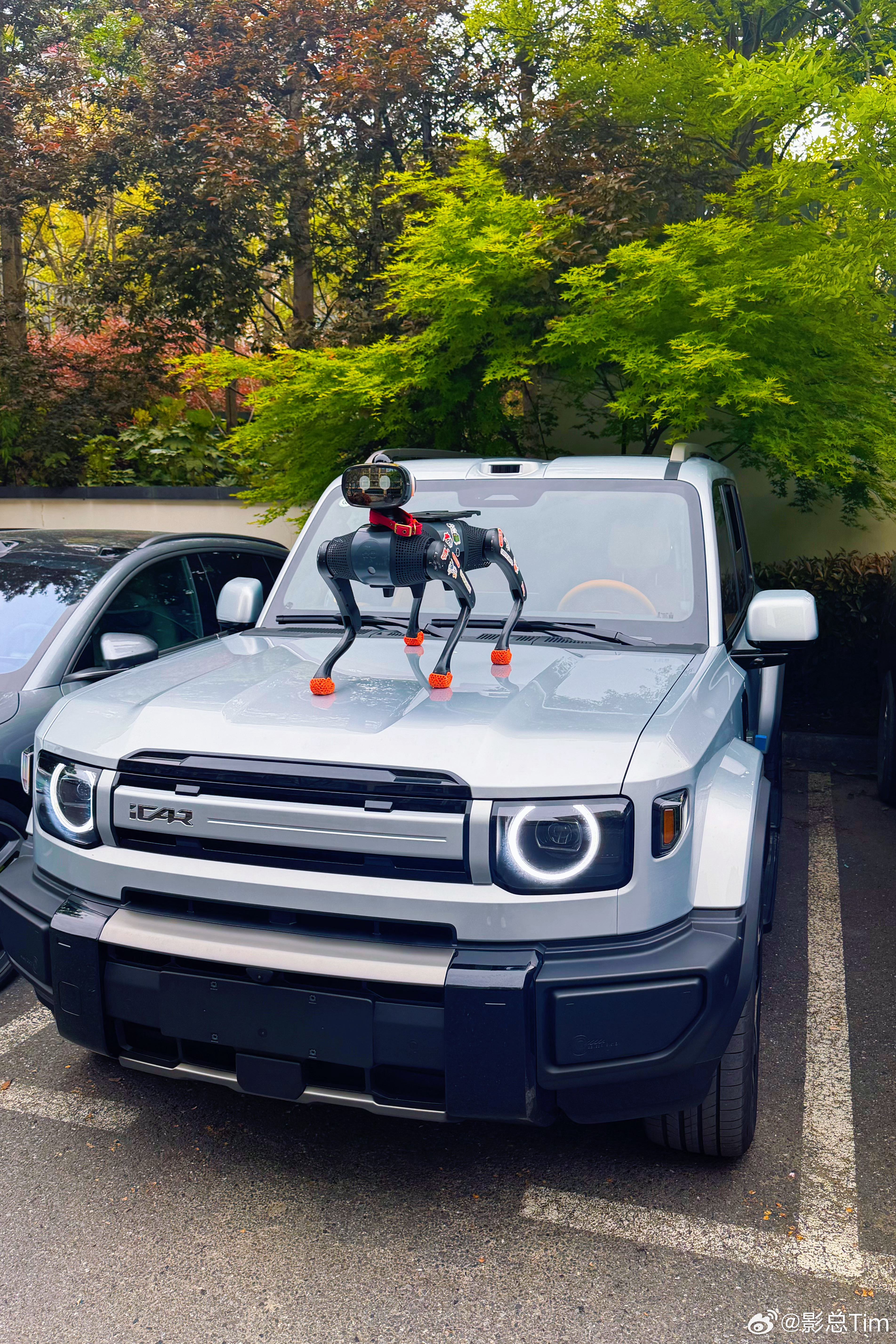 赛博icarv27 遇到vbot超能机器狗 这个组合看起来就硬核，看起来就科幻v