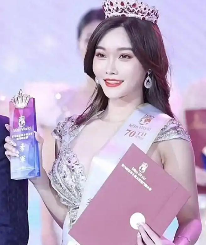 百万网红雅典娜失踪三年，网传遇害消息引发热议。红星新闻援引宁波警方信息证实，流传