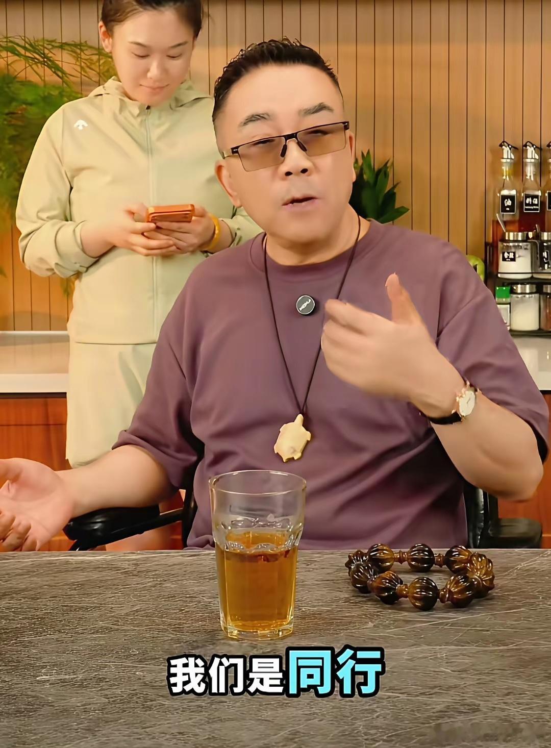 郭德纲出事后，直播间里的粉丝，问杨议是不是挺高兴，杨议说咱没有幸灾乐祸，真没想让