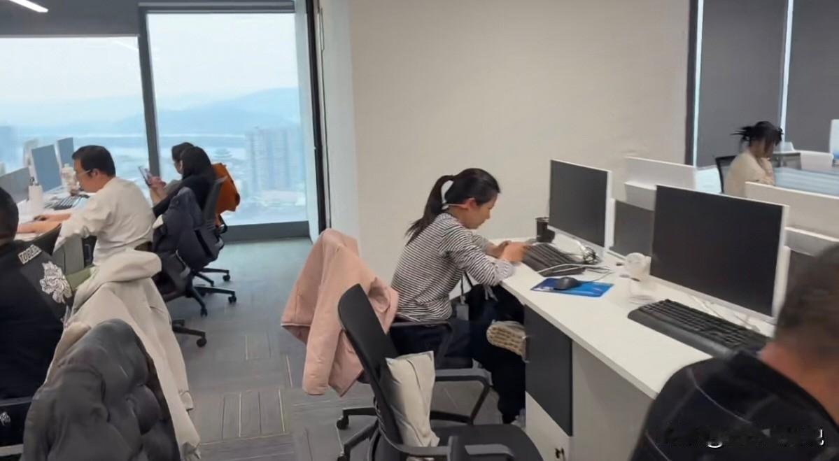 面试被问“组里员工基本都是95后，你的年龄比他们大不少，精力和节奏能跟得上大家吗