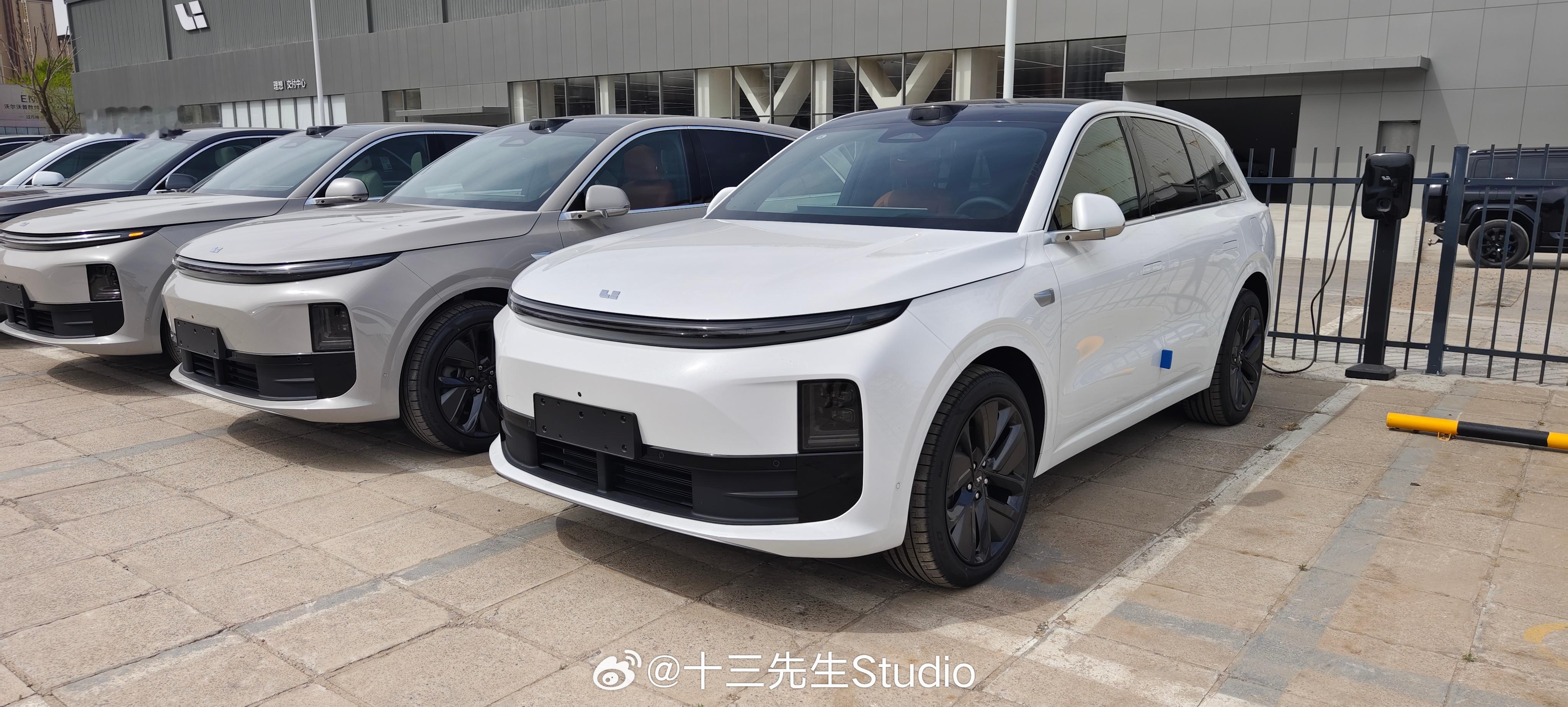 我司刚生完孩子的同事想换车，我推荐去看L6，看完直接种草，25万多办齐。回来跟我