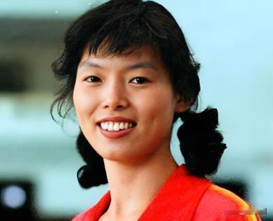 2013年，饱受重病折磨的女排名将陈招娣，生命已然走到尽头，弥留之际，她唤来丈夫