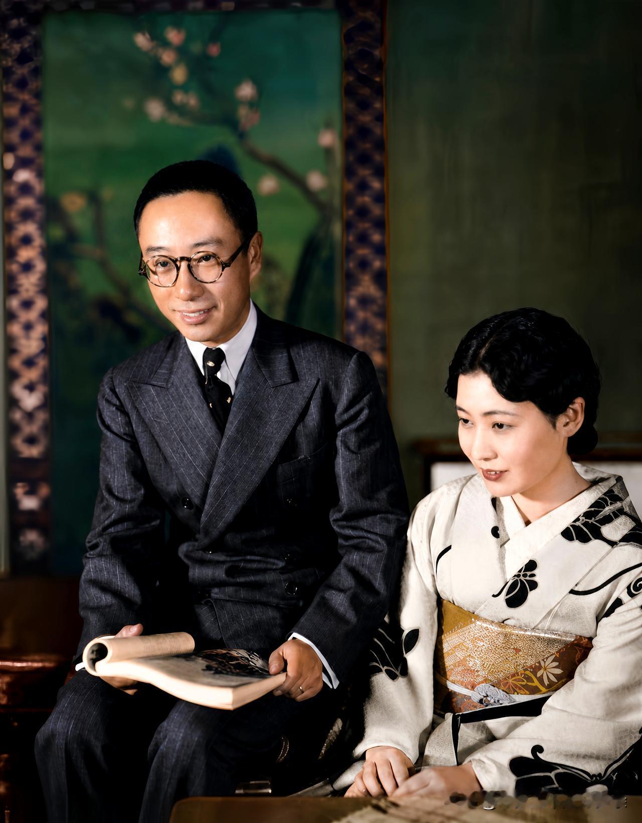 这是溥仪的弟弟溥杰和他的妻子嵯峨浩新婚不久的一张留影，拍摄于一九三七年的日本东京