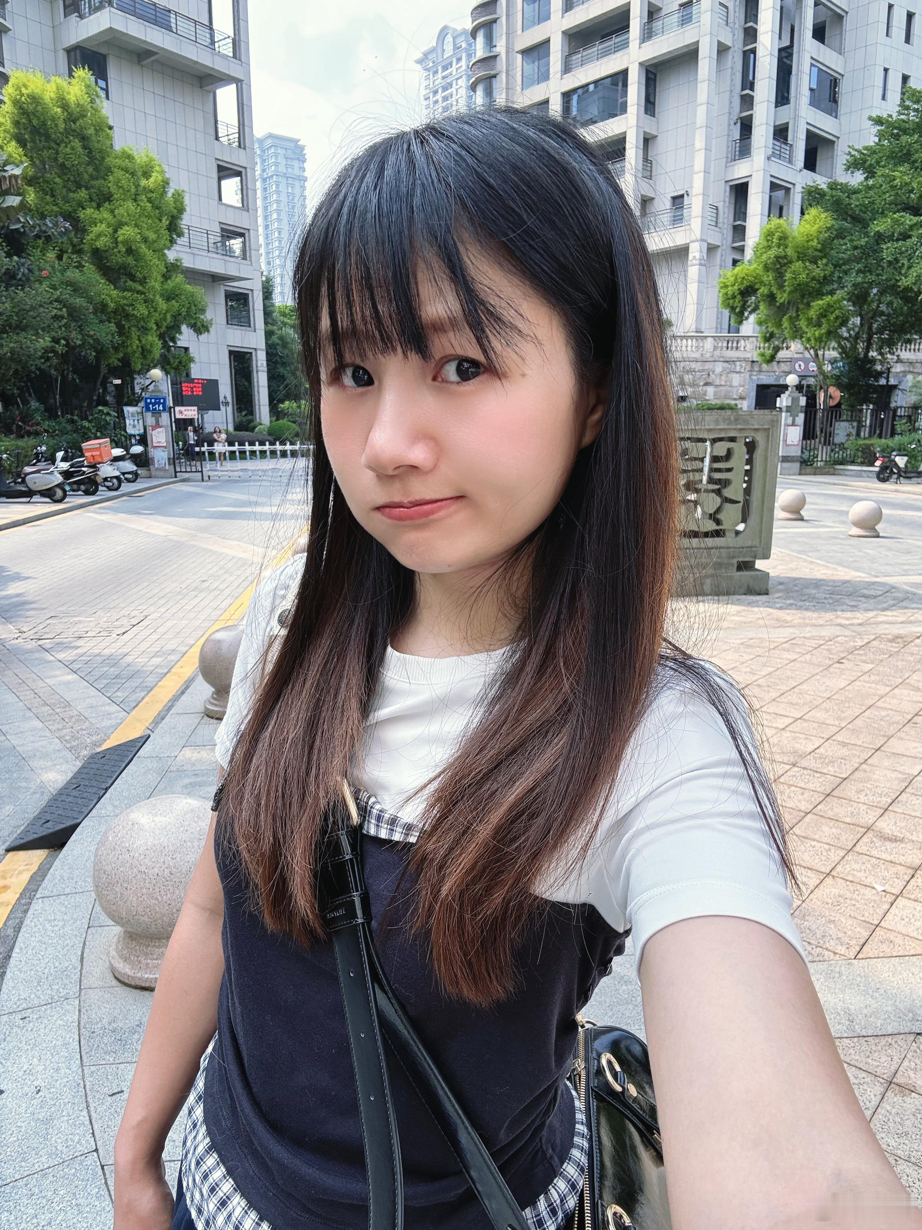 都立秋了，厦门还是跟个蒸笼一样，刚出门已经闷的全身汗了，讨厌讨厌