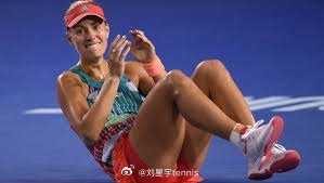 看到了那种惊心动魄的时刻，郑钦文无可抑制的紧张，也看到了她用意志与这份身体本能的